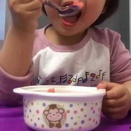 搞笑视频宝宝吃瓜图片,萌态十足，笑料百出！